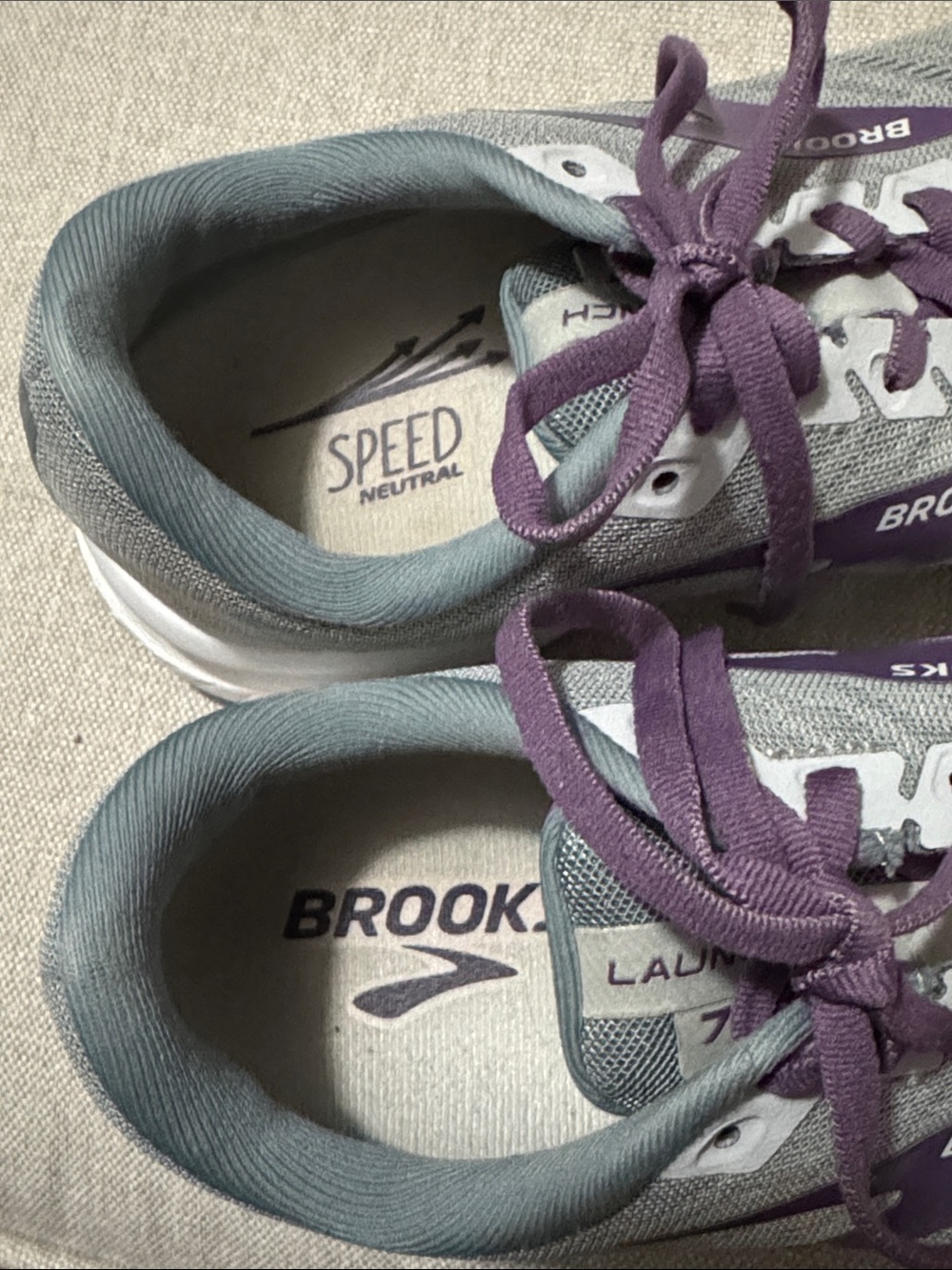 Wmns Sz 10 Brooks Launch 7 Medium Neutral Running Shoes-Gray/Purple/White-GUC - Picture 11 of 16